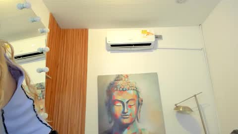 Snapshot of cinnia_ chatting on October 9, 12:03 pm Cintia online show from October 9, 12:03 pm