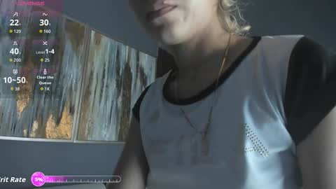 Snapshot of cinnia_ chatting on October 16, 12:06 pm Cintia online show from October 16, 12:06 pm