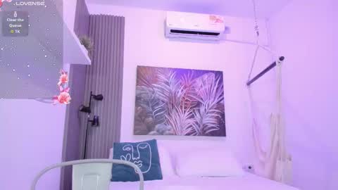 Snapshot of cinnia_ chatting on October 22, 12:05 pm Cintia online show from October 22, 12:05 pm