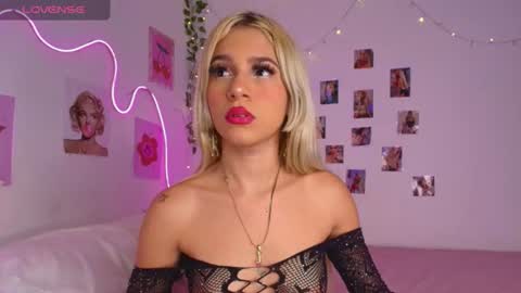 Snapshot of cinniaa_ chatting on June 17, 2:36 am cinniaa online show from June 17, 2:36 am