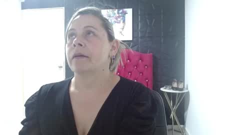 cinthia1609 online show from February 8, 7:27 pm