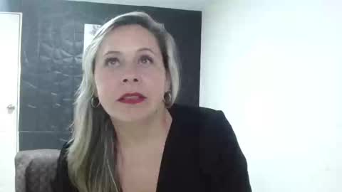 cinthia1609 online show from March 3, 8:21 pm