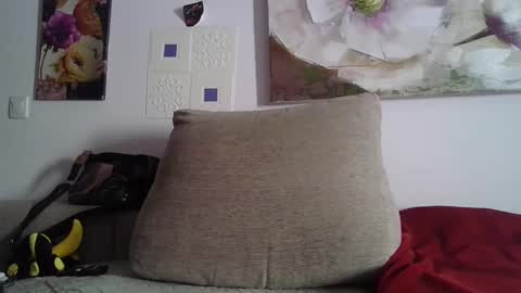 Snapshot of cinthia2525 chatting on January 9, 11:03 am cinthia2525 online show from January 9, 11:03 am