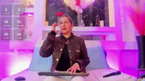 Snapshot of cinthya_mjs chatting on April 16, 12:39 pm Cinthya online show from April 16, 12:39 pm