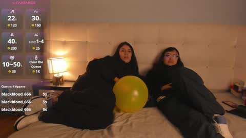 Snapshot of cintya_kors chatting on December 31, 9:21 am Cintya online show from December 31, 9:21 am