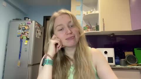 citrusblissss online show from September 18, 12:07 pm