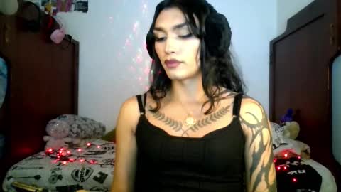Snapshot of citry_tv chatting on December 27, 8:13 am Citrina Tallulah Vanexandra online show from December 27, 8:13 am