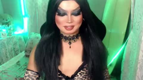 QUEEN CESS online show from June 15, 1:13 pm