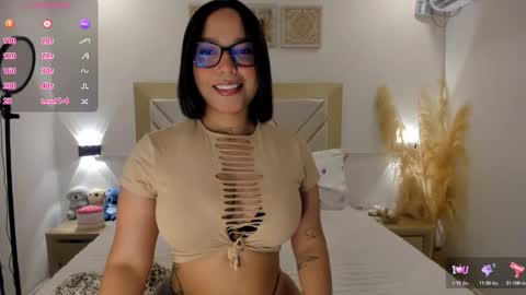 Snapshot of cl4ire chatting on January 9, 12:02 am Claire 3 online show from January 9, 12:02 am