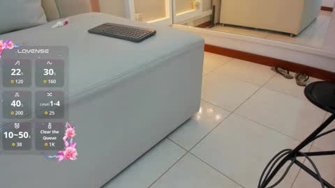 claire_bonny online show from December 13, 7:53 pm