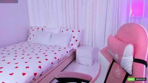 Snapshot of clairefaers chatting on March 8, 9:28 am Claire Faers online show from March 8, 9:28 am