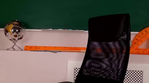 Snapshot of clairemathis chatting on November 17, 2:45 pm Claire online show from November 17, 2:45 pm