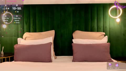 Snapshot of clairemathis chatting on January 14, 12:22 pm Claire online show from January 14, 12:22 pm