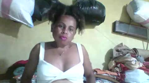 Snapshot of clairette9794 chatting on June 2, 9:06 pm clairette9794 online show from June 2, 9:06 pm