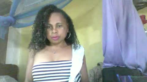 Snapshot of clairette9794 chatting on June 7, 6:11 pm clairette9794 online show from June 7, 6:11 pm