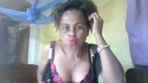 Snapshot of clairette9794 chatting on June 9, 7:14 pm clairette9794 online show from June 9, 7:14 pm