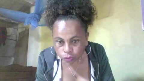 Snapshot of clairette9794 chatting on June 10, 8:02 am clairette9794 online show from June 10, 8:02 am
