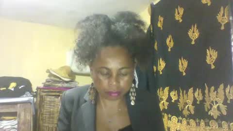 clairette9794 online show from July 4, 5:52 pm