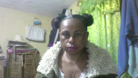 clairette9794 online show from July 25, 7:11 pm