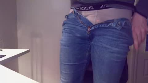 clamshive7 online show from March 8, 5:55 am