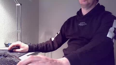 clamshive7 online show from March 22, 7:50 pm