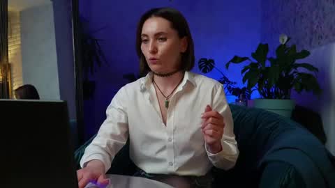 Clara online show from May 27, 6:49 pm