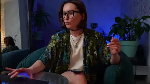 Clara online show from June 21, 6:32 pm