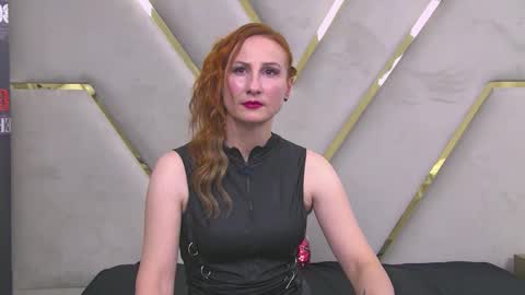 Snapshot of clara_jason chatting on October 30, 9:59 pm Mistress Clara online show from October 30, 9:59 pm