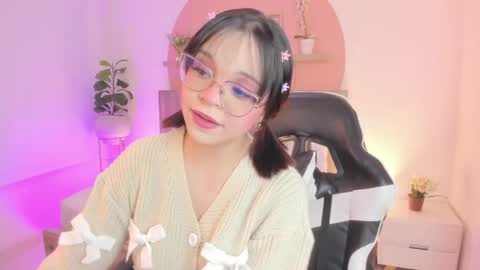 C L A R A online show from June 7, 3:32 am