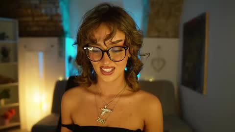 Clara smile online show from February 11, 8:10 pm