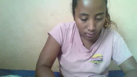 Snapshot of clarah0123 chatting on October 1, 7:36 am Clarah0123 online show from October 1, 7:36 am