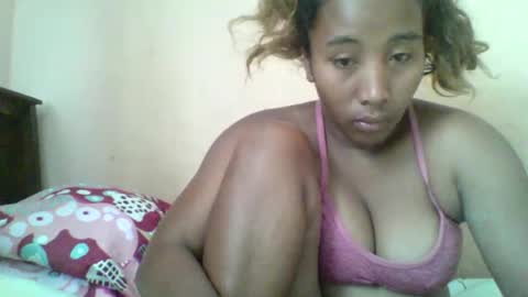 Snapshot of clarah0123 chatting on October 11, 8:13 am Clarah0123 online show from October 11, 8:13 am