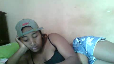 Snapshot of clarah0123 chatting on October 17, 8:06 am Clarah0123 online show from October 17, 8:06 am