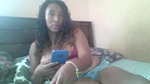 Snapshot of clarah0123 chatting on November 8, 8:47 am Clarah0123 online show from November 8, 8:47 am