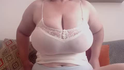 Clara online show from July 17, 2:56 pm