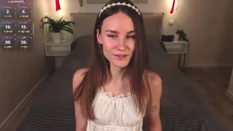 Snapshot of clare_ff chatting on December 18, 1:39 pm Claire online show from December 18, 1:39 pm