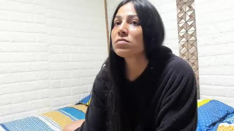 Snapshot of clareandjhon chatting on June 23, 2:31 am clareandjhon online show from June 23, 2:31 am
