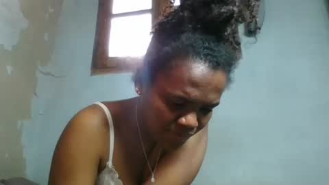 Snapshot of clarisse98 chatting on October 23, 3:50 am clarisse98 online show from October 23, 3:50 am