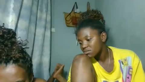 Snapshot of clarisse98 chatting on December 2, 2:56 pm clarisse98 online show from December 2, 2:56 pm