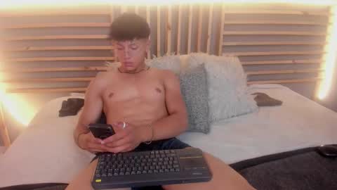 clar online show from March 9, 10:58 pm