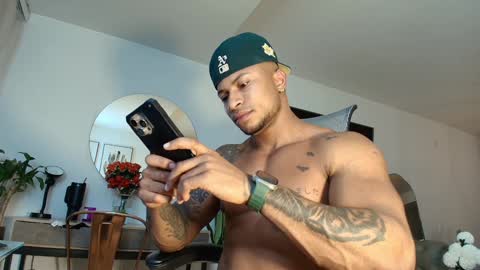 clark_strong online show from January 12, 10:12 pm