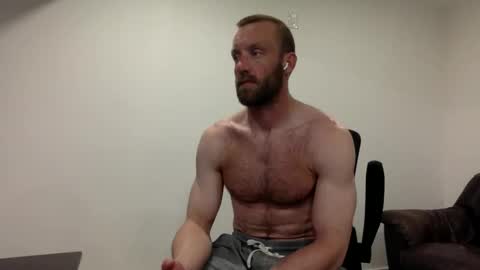 Snapshot of clarkecock chatting on April 17, 3:31 am Clarke Cock online show from April 17, 3:31 am