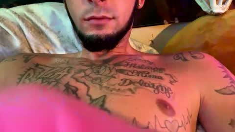 Snapshot of clarkshammer95 chatting on October 17, 3:53 am clarkshammer95 online show from October 17, 3:53 am
