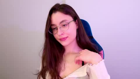 Snapshot of classy____ chatting on May 2, 2:33 pm Cassy Classy online show from May 2, 2:33 pm