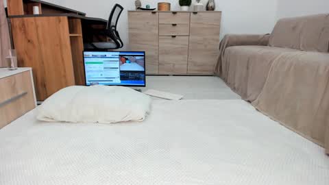 Deea xxx online show from October 4, 2:09 am