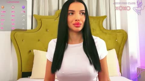 Snapshot of classybarby__ chatting on October 8, 5:21 pm Velma online show from October 8, 5:21 pm