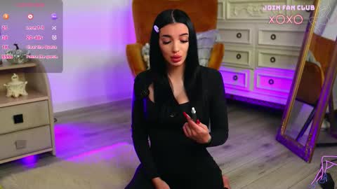 Snapshot of classybarby__ chatting on October 23, 5:23 pm Velma online show from October 23, 5:23 pm