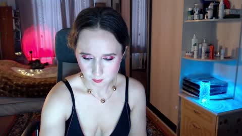 classyinna online show from December 15, 6:17 am