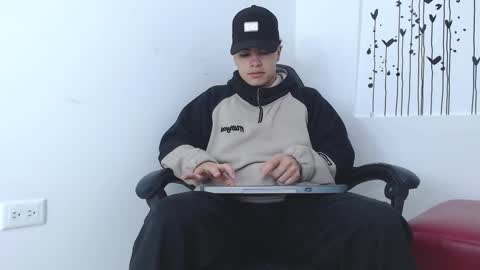 Snapshot of clay_black chatting on March 4, 3:59 pm online show from March 4, 3:59 pm