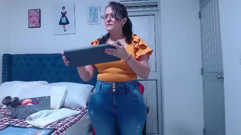Clayr online show from June 30, 2:01 am